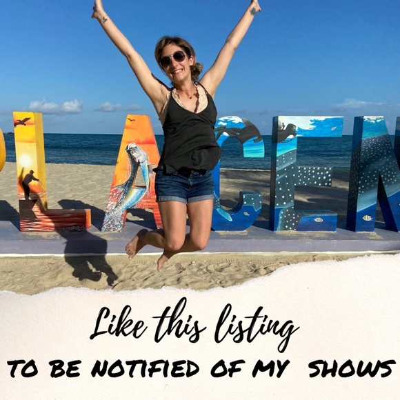 LIKE this listing to be notified for Posh Live Shows! - Picture 1 of 3